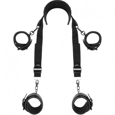 FETISH SUBMISSIVE POSICIaN MASTER CON 4 ESPOSAS CON FORRO DE NOPRENO